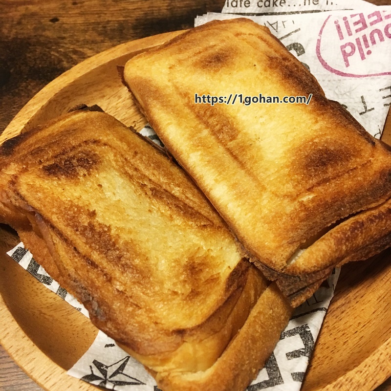 ホットサンドメーカーで簡単なホットサンド朝食 ハムとチーズと食パンがおしゃれに 一人暮らしご飯