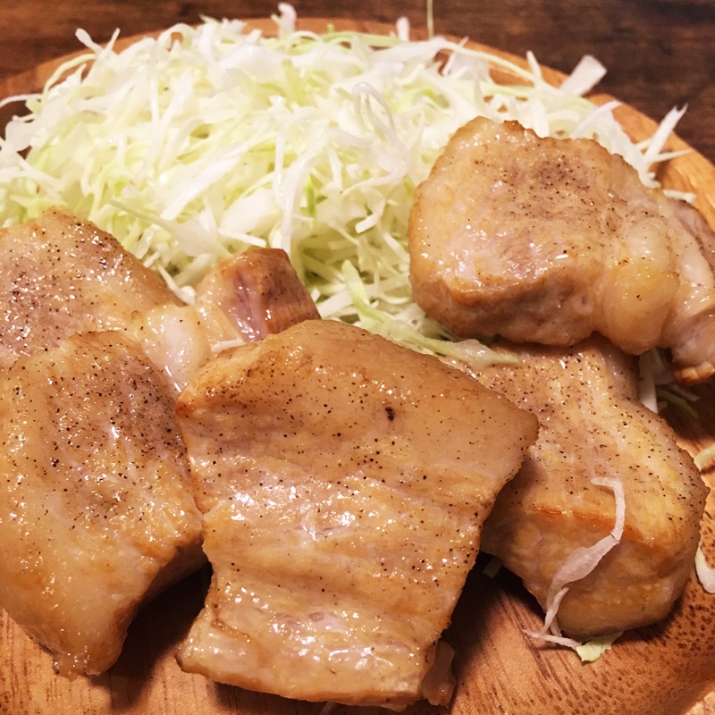 豚バラブロック肉の簡単な燻製とキャベツでお手軽昼ご飯 一人暮らしご飯